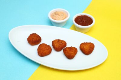 chicken nuggets- 12 pcs